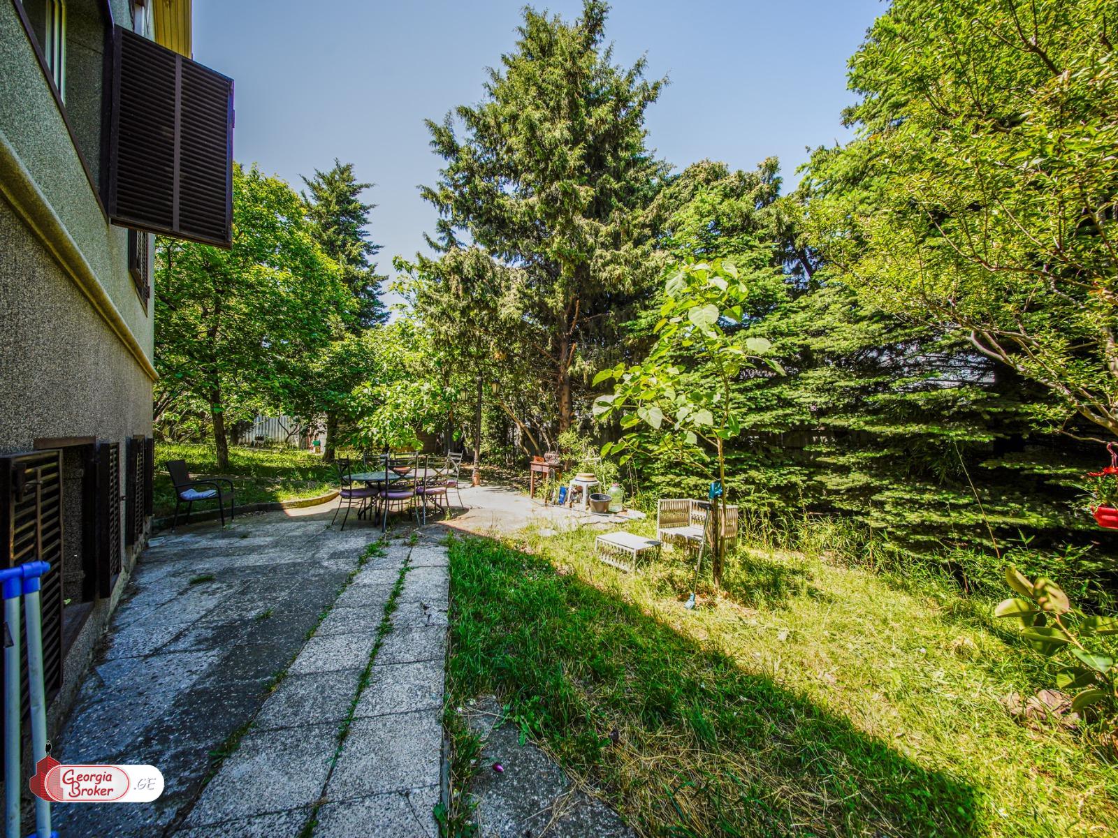 nearly repaired 7-room house for sale